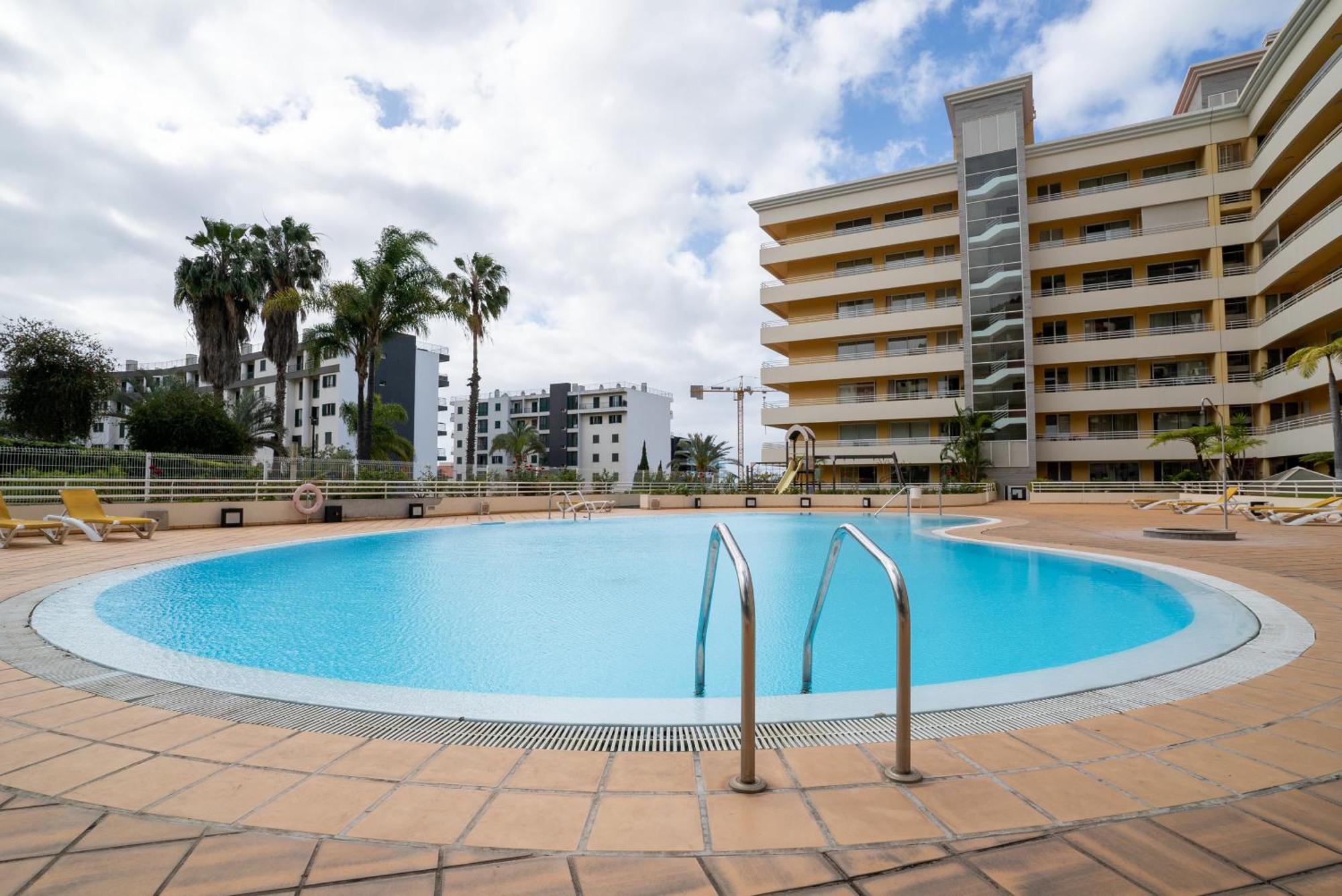Green Park Ajuda Apartment 푼샬 외부 사진